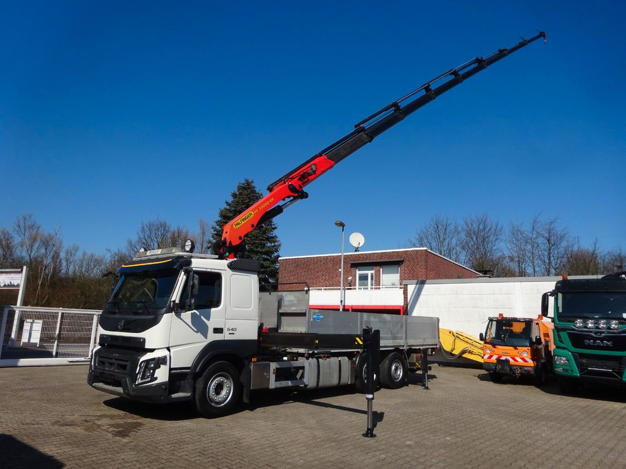 Volvo FMX 540 Pritsche + PK 33002 Kran 6x2 - Вантажівка з маніпулятором: фото 1 Volvo FMX 540 Pritsche + PK 33002 Kran 6x2 - Вантажівка з маніпулятором: фото 1