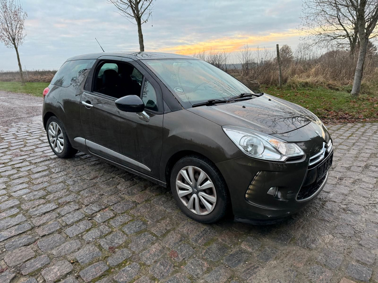 Citroën DS3 Sport - Легковий автомобіль: фото 4 Citroën DS3 Sport - Легковий автомобіль: фото 4