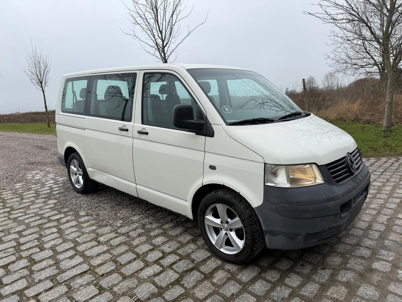 Volkswagen T5 Transporter 1.9 TDI *9 Sitze *RESERVED RO - Пасажирський фургон: фото 1 Volkswagen T5 Transporter 1.9 TDI *9 Sitze *RESERVED RO - Пасажирський фургон: фото 1