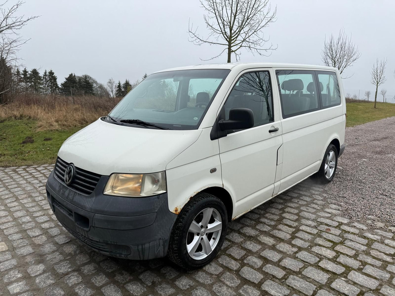 Volkswagen T5 Transporter 1.9 TDI *9 Sitze *RESERVED RO - Пасажирський фургон: фото 2 Volkswagen T5 Transporter 1.9 TDI *9 Sitze *RESERVED RO - Пасажирський фургон: фото 2
