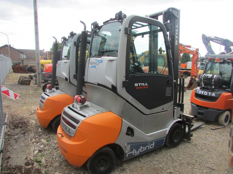 Still RX 70-30 H Hybrid / Diesel Stapler 9.500 EUR - Дизельний навантажувач: фото 1 Still RX 70-30 H Hybrid / Diesel Stapler 9.500 EUR - Дизельний навантажувач: фото 1