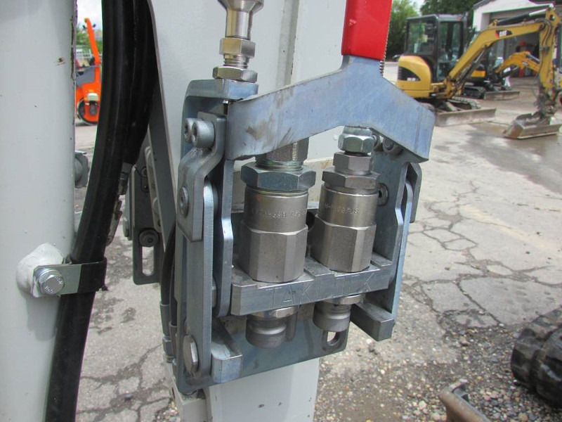 Takeuchi TB 216 V4 Minibagger 28.000 EUR - Міні-екскаватор: фото 3 Takeuchi TB 216 V4 Minibagger 28.000 EUR - Міні-екскаватор: фото 3