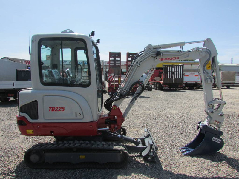 Takeuchi TB 225 Minibagger 44.000 EUR - Міні-екскаватор: фото 5 Takeuchi TB 225 Minibagger 44.000 EUR - Міні-екскаватор: фото 5