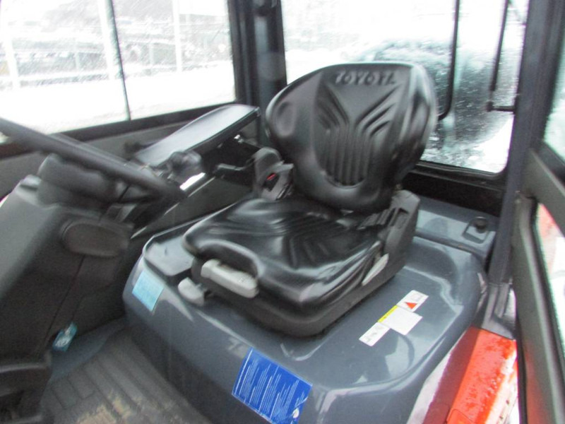 Toyota 02-8 FGF 25 Tonero 25 Gas Stapler - Газовий навантажувач: фото 5 Toyota 02-8 FGF 25 Tonero 25 Gas Stapler - Газовий навантажувач: фото 5