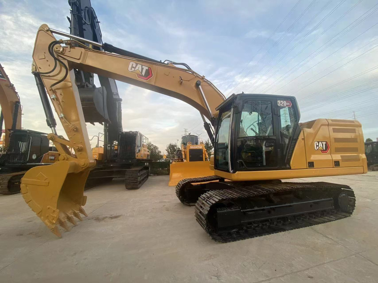 CATERPILLAR 320GC - Гусеничний екскаватор: фото 1 CATERPILLAR 320GC - Гусеничний екскаватор: фото 1