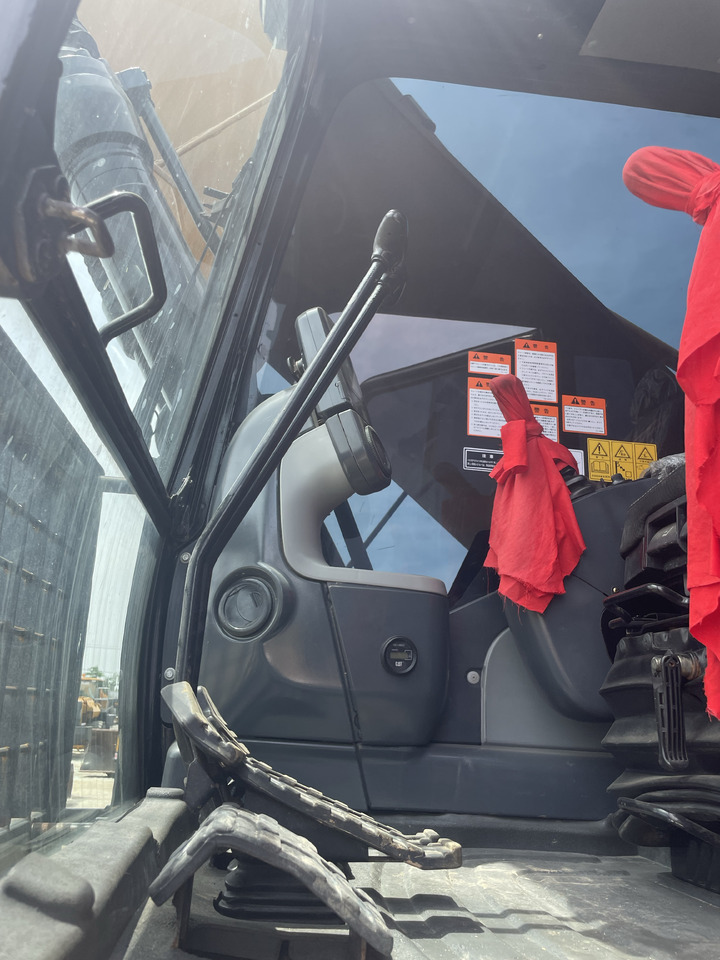 CATERPILLAR 330D2 - Гусеничний екскаватор: фото 4 CATERPILLAR 330D2 - Гусеничний екскаватор: фото 4