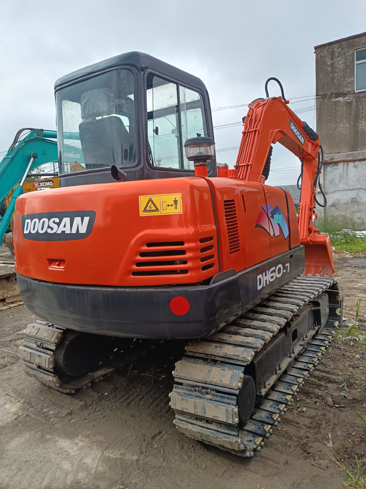 DOOSAN DH60-7 - Гусеничний екскаватор: фото 3 DOOSAN DH60-7 - Гусеничний екскаватор: фото 3