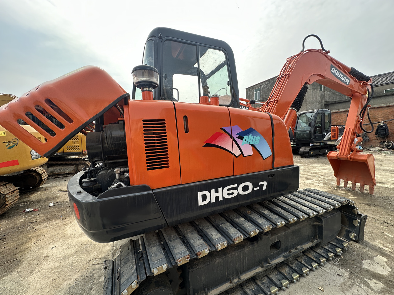 DOOSAN DH60-7 - Гусеничний екскаватор: фото 1 DOOSAN DH60-7 - Гусеничний екскаватор: фото 1