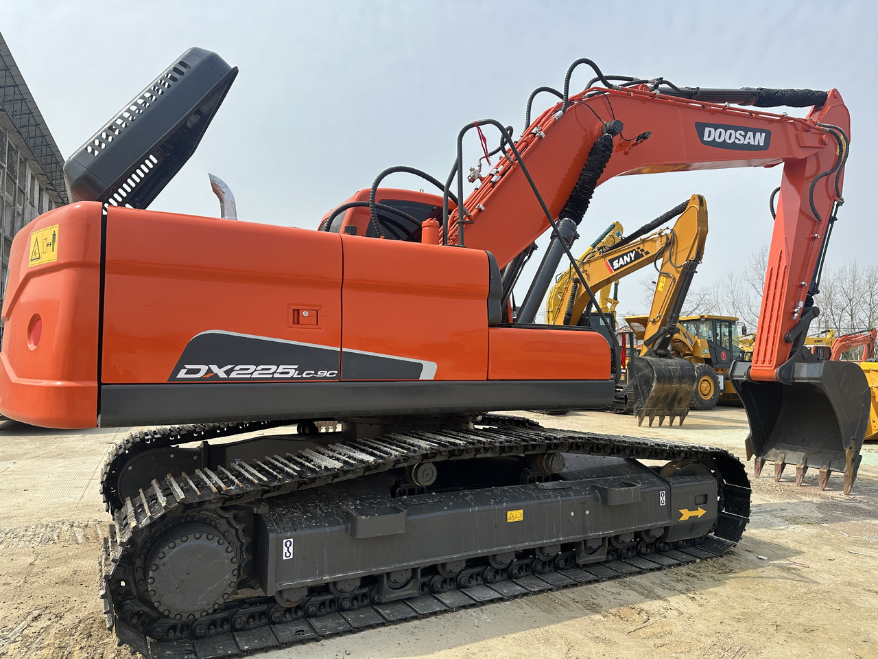 DOOSAN DX225LC-9C - Гусеничний екскаватор: фото 1 DOOSAN DX225LC-9C - Гусеничний екскаватор: фото 1