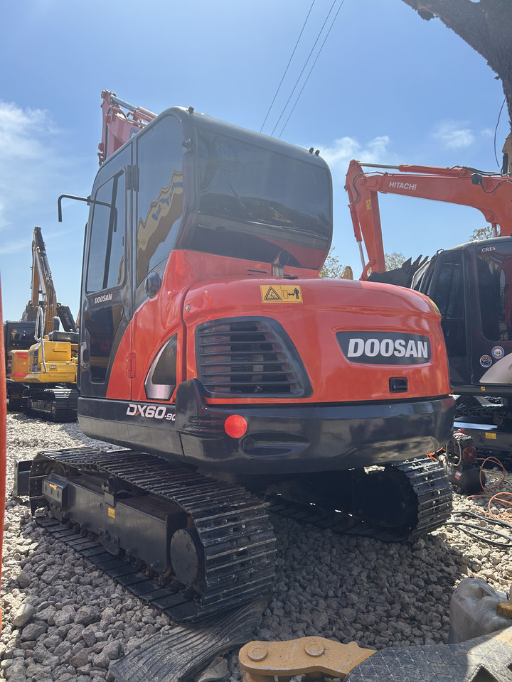 Doosan DX60 - Міні-екскаватор: фото 4 Doosan DX60 - Міні-екскаватор: фото 4
