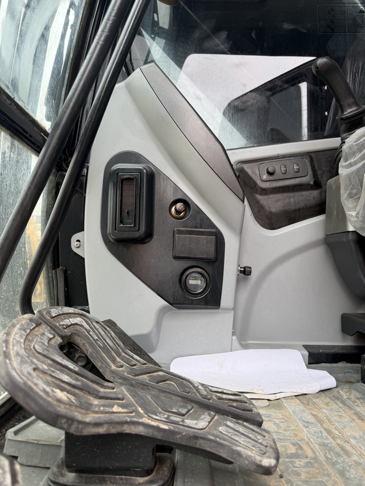 HYUNDAI HX220HD - Гусеничний екскаватор: фото 4 HYUNDAI HX220HD - Гусеничний екскаватор: фото 4