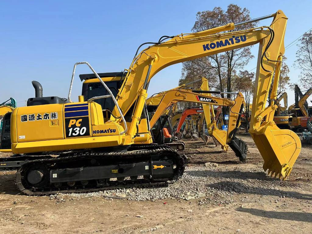 KOMATSU PC 130-8 - Гусеничний екскаватор: фото 1 KOMATSU PC 130-8 - Гусеничний екскаватор: фото 1