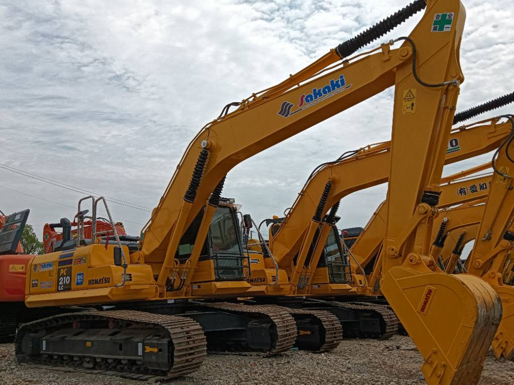 Komatsu PC 210-8 - Гусеничний екскаватор: фото 3 Komatsu PC 210-8 - Гусеничний екскаватор: фото 3