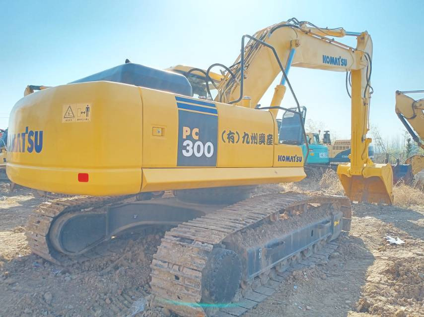 Komatsu PC 300 - Гусеничний екскаватор: фото 2 Komatsu PC 300 - Гусеничний екскаватор: фото 2