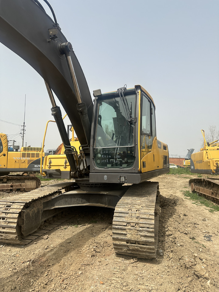 VOLVO EC220D - Гусеничний екскаватор: фото 2 VOLVO EC220D - Гусеничний екскаватор: фото 2