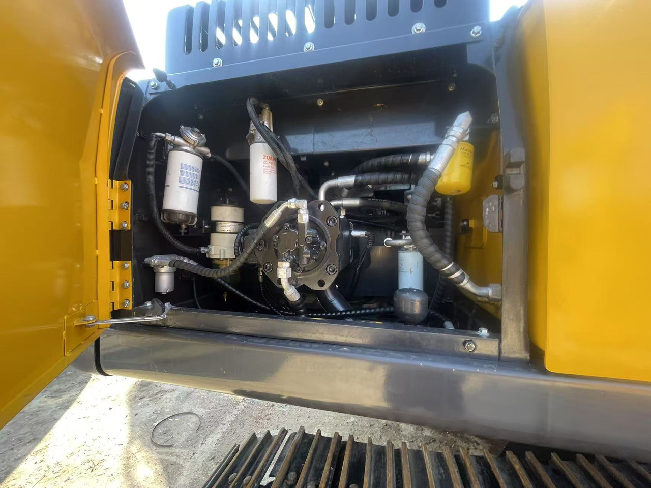 Новий Гусеничний екскаватор Volvo EC300DL: фото 9