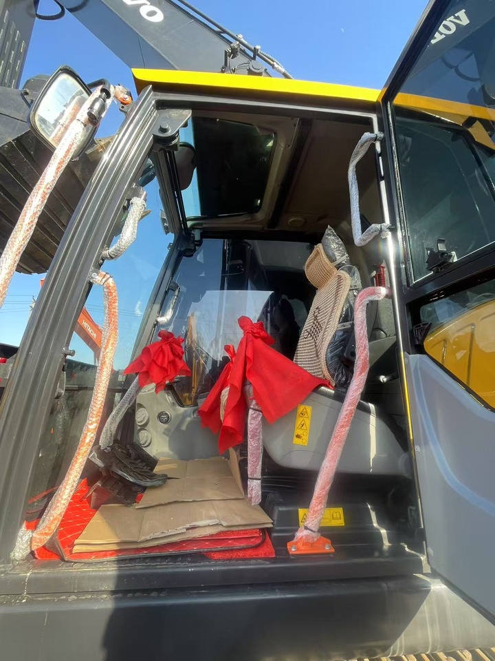 Новий Гусеничний екскаватор Volvo EC300DL: фото 6