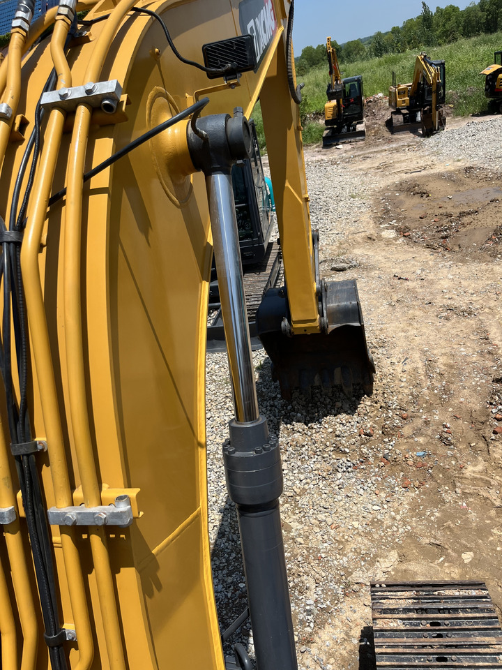 Гусеничний екскаватор XCMG XE150WD: фото 11 Гусеничний екскаватор XCMG XE150WD: фото 11