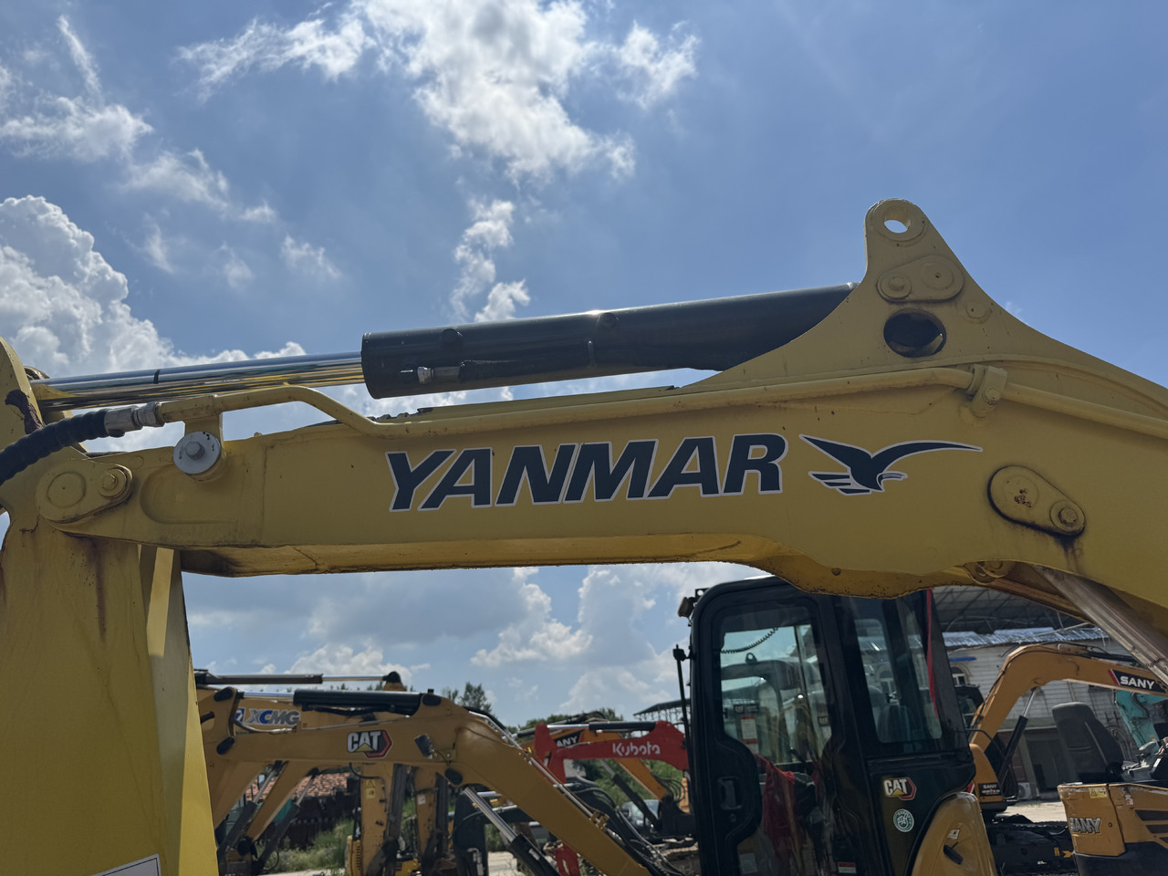 YANMAR VIO35-6 - Міні-екскаватор: фото 3 YANMAR VIO35-6 - Міні-екскаватор: фото 3