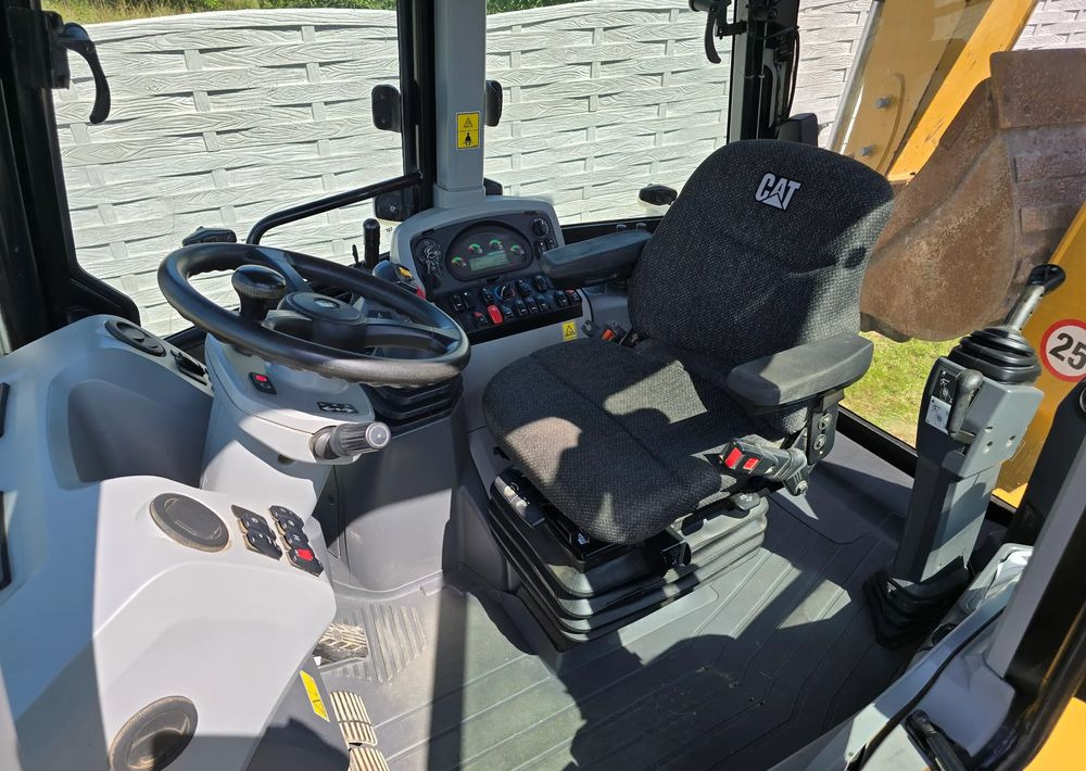 Caterpillar - Екскаватор-навантажувач: фото 3 Caterpillar - Екскаватор-навантажувач: фото 3