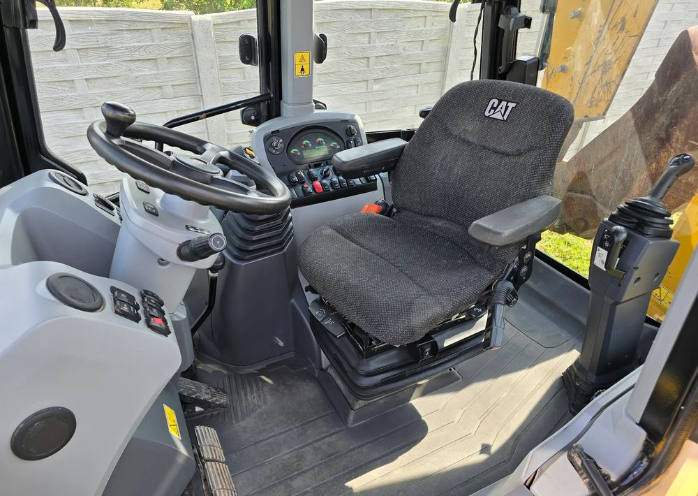 Caterpillar - Екскаватор-навантажувач: фото 3 Caterpillar - Екскаватор-навантажувач: фото 3