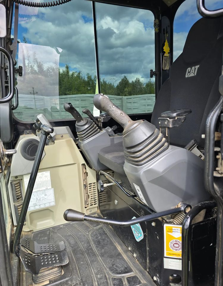 Caterpillar - Гусеничний екскаватор: фото 3 Caterpillar - Гусеничний екскаватор: фото 3