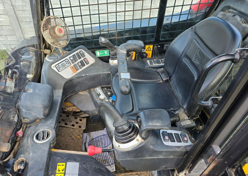 JCB - Навантажувач: фото 3 JCB - Навантажувач: фото 3