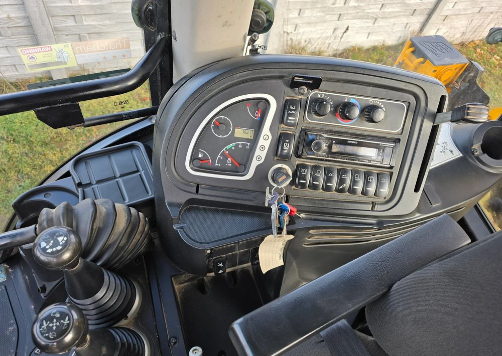 JCB - Екскаватор-навантажувач: фото 4 JCB - Екскаватор-навантажувач: фото 4