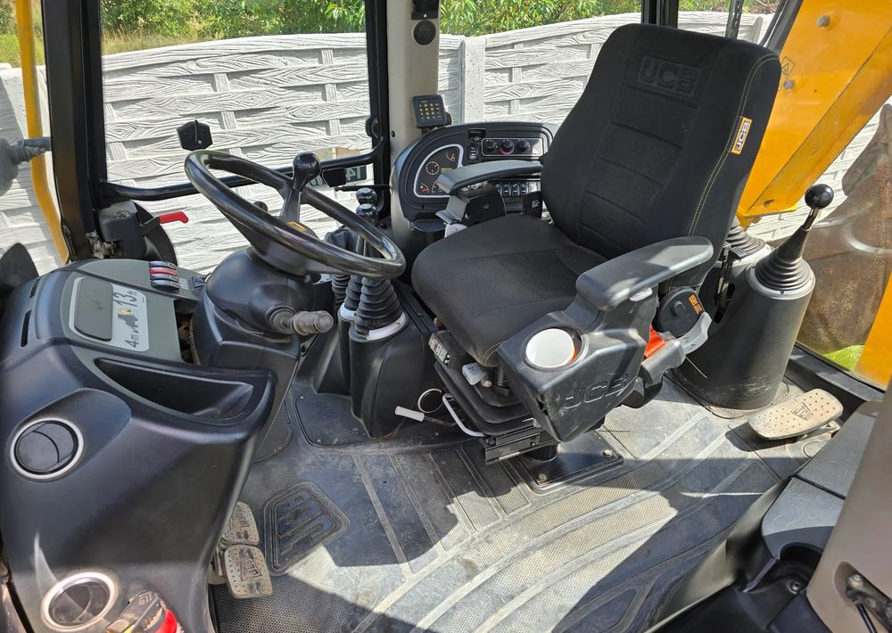 JCB - Екскаватор-навантажувач: фото 3 JCB - Екскаватор-навантажувач: фото 3