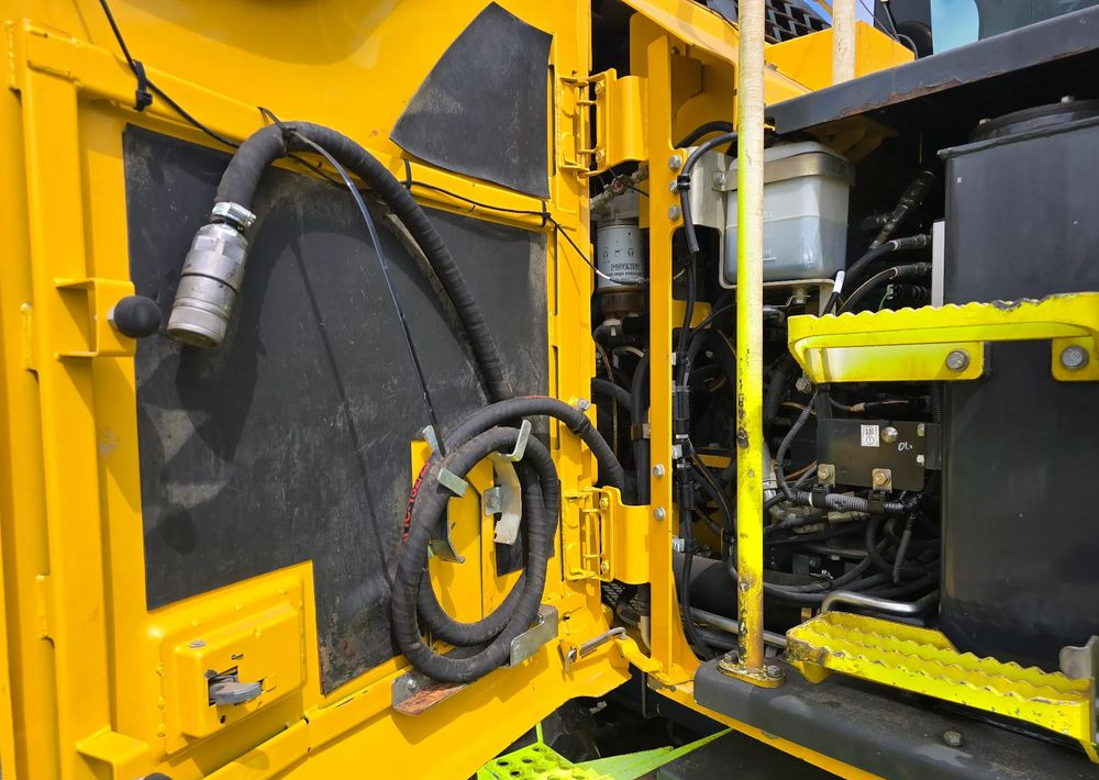 Komatsu - Колісний екскаватор: фото 5 Komatsu - Колісний екскаватор: фото 5