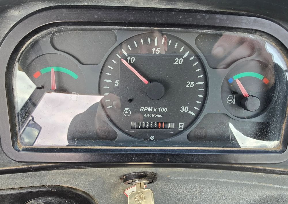 New Holland - Екскаватор-навантажувач: фото 4 New Holland - Екскаватор-навантажувач: фото 4