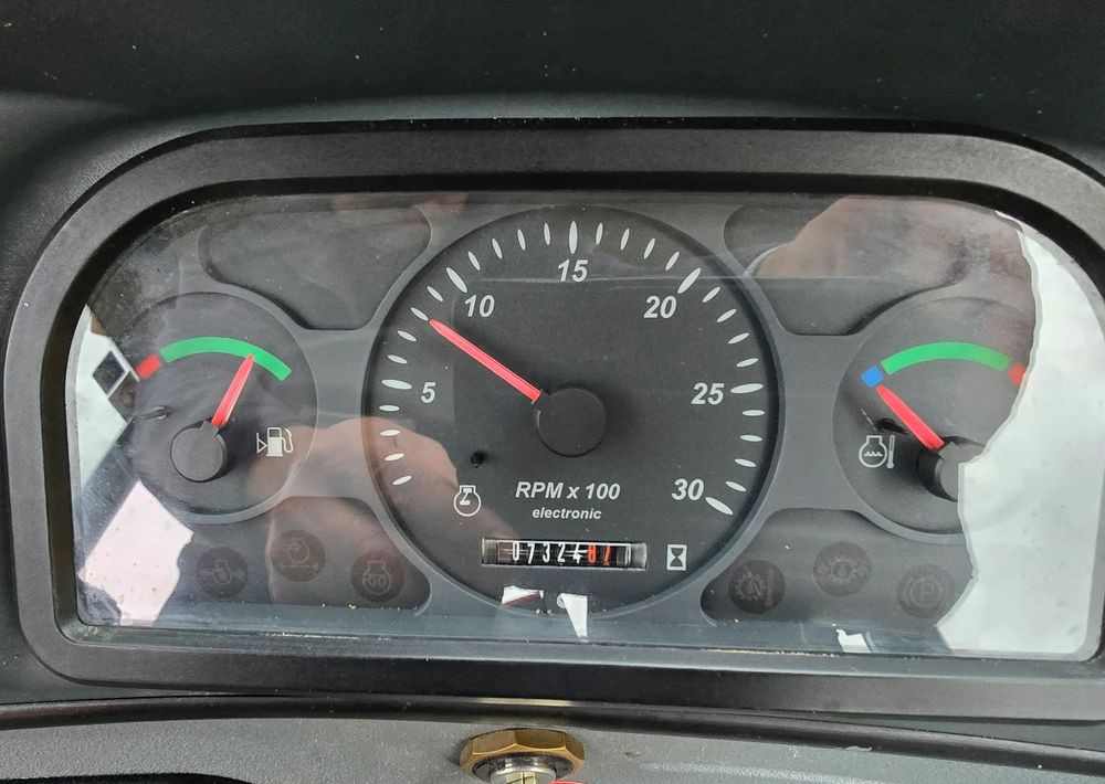 New Holland - Екскаватор-навантажувач: фото 4 New Holland - Екскаватор-навантажувач: фото 4