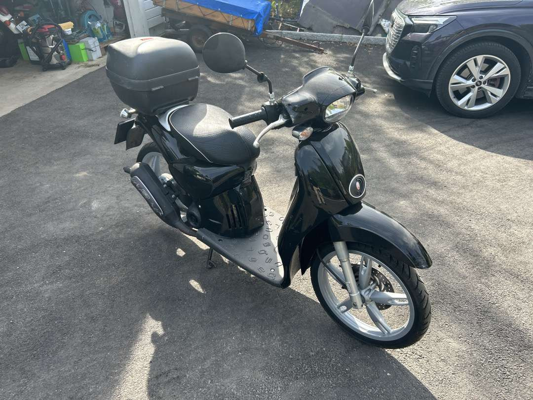 2011 Moped APRILIA APRILIA SCARABEO50 2T NERO APR - Причіп для мотоцикла: фото 2 2011 Moped APRILIA APRILIA SCARABEO50 2T NERO APR - Причіп для мотоцикла: фото 2