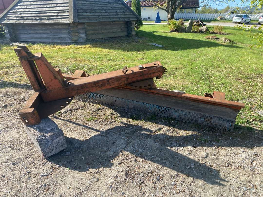 Helt og fint brøyteskjær - Відвал: фото 1 Helt og fint brøyteskjær - Відвал: фото 1