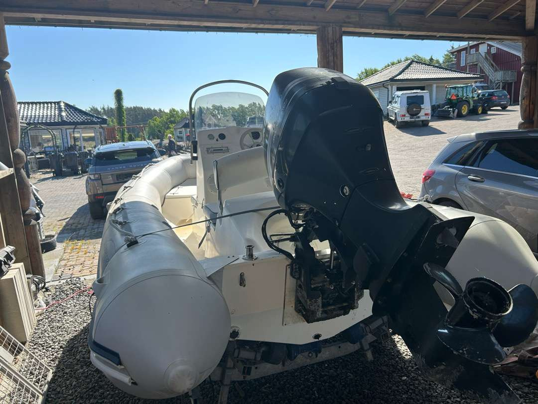 2005 Rib Bombard Explorer SB + Båtmotor Suzuki 70 Hk (Ny minstepris) - Інша техніка: фото 3 2005 Rib Bombard Explorer SB + Båtmotor Suzuki 70 Hk (Ny minstepris) - Інша техніка: фото 3