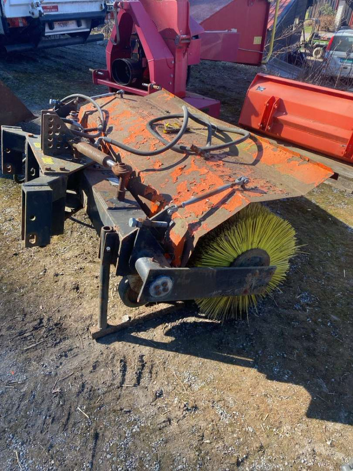 Stensballe feiekost - Навісне обладнання: фото 1 Stensballe feiekost - Навісне обладнання: фото 1