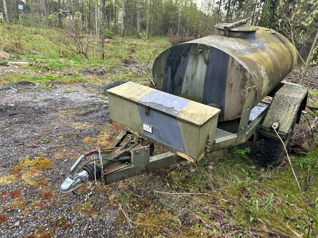 Vanntankhenger 1000 liter - Причіп цистерна: фото 1 Vanntankhenger 1000 liter - Причіп цистерна: фото 1