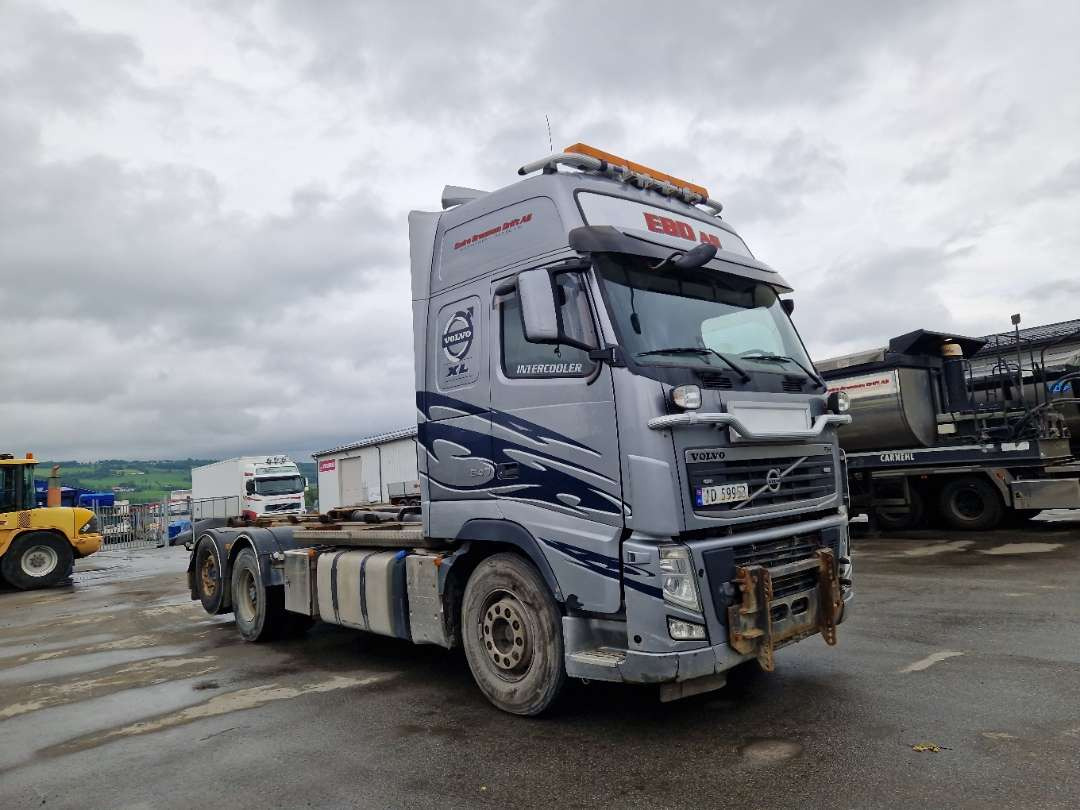 Volvo FH6X2-Krokbil med hydraulisk brøyteutstyr - Гаковий мультиліфт вантажівка: фото 1 Volvo FH6X2-Krokbil med hydraulisk brøyteutstyr - Гаковий мультиліфт вантажівка: фото 1