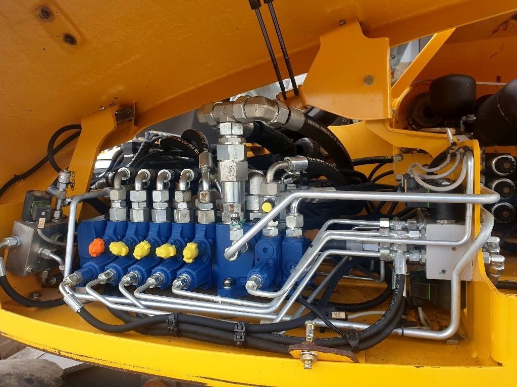Колісний екскаватор Mecalac 12 M TX: фото 6