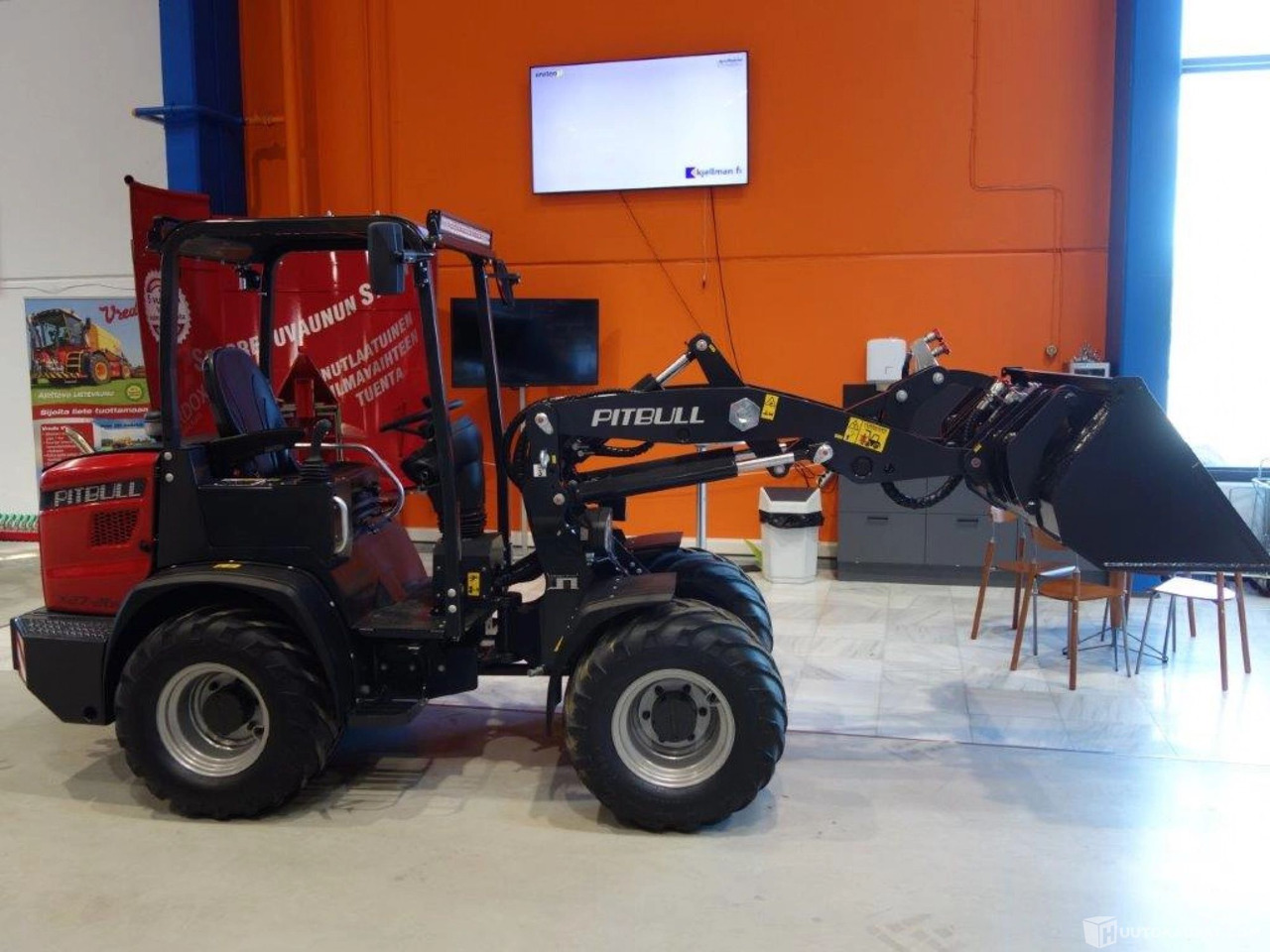 Pitbull Compact Loader X27-26V, Pedersöre - Будівельна техніка: фото 4 Pitbull Compact Loader X27-26V, Pedersöre - Будівельна техніка: фото 4