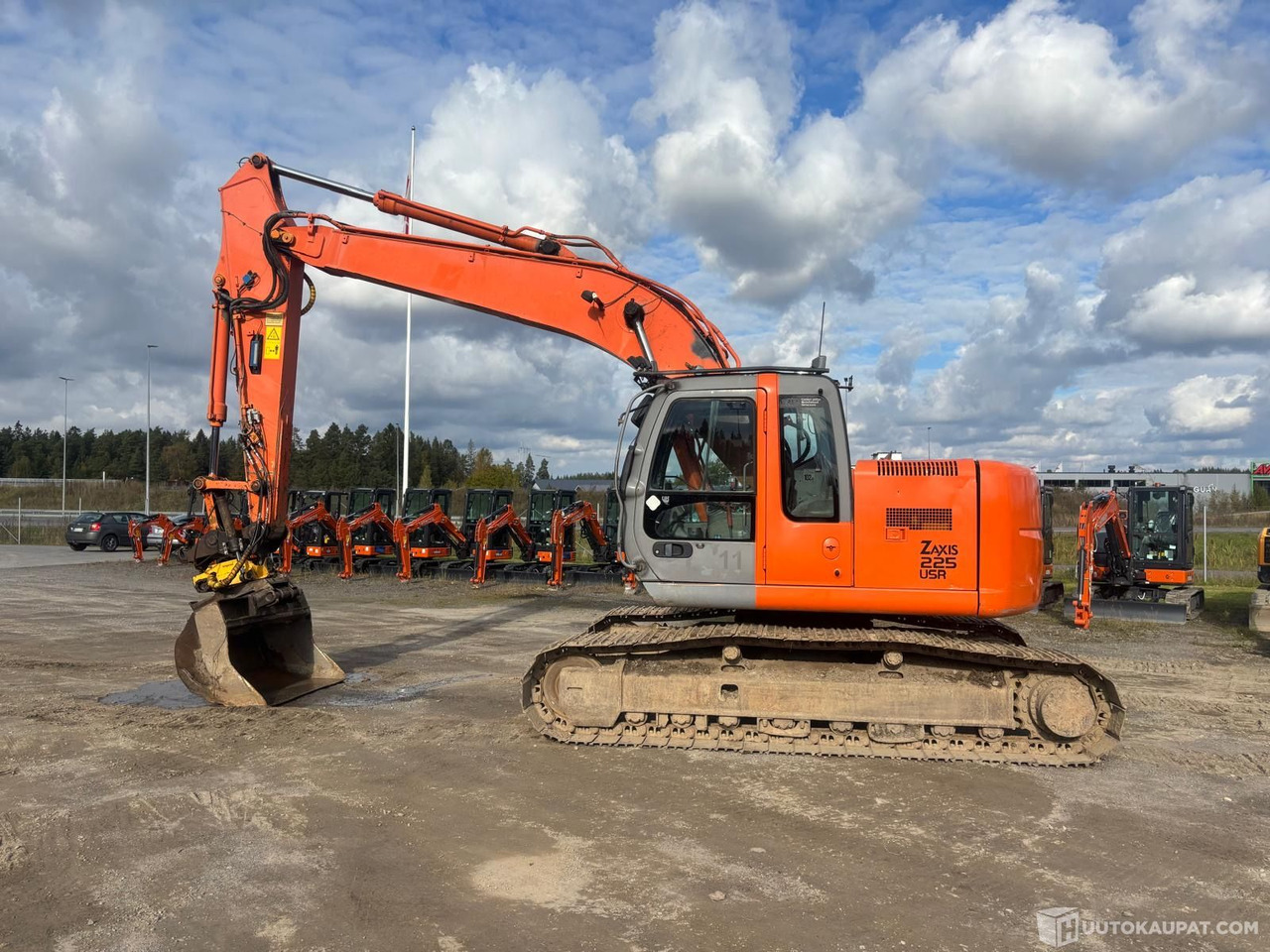 Hitachi ZX 225 USR lc kaivinkone, Lieto - Гусеничний екскаватор: фото 1 Hitachi ZX 225 USR lc kaivinkone, Lieto - Гусеничний екскаватор: фото 1