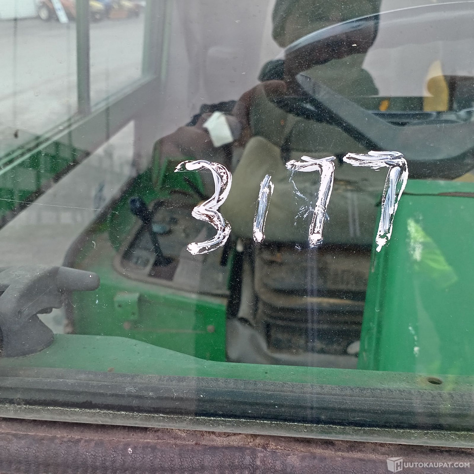 John Deere 3235 kelaleikkuri, 4 WD ja hytti, Hollola - Газонокосарка: фото 5 John Deere 3235 kelaleikkuri, 4 WD ja hytti, Hollola - Газонокосарка: фото 5