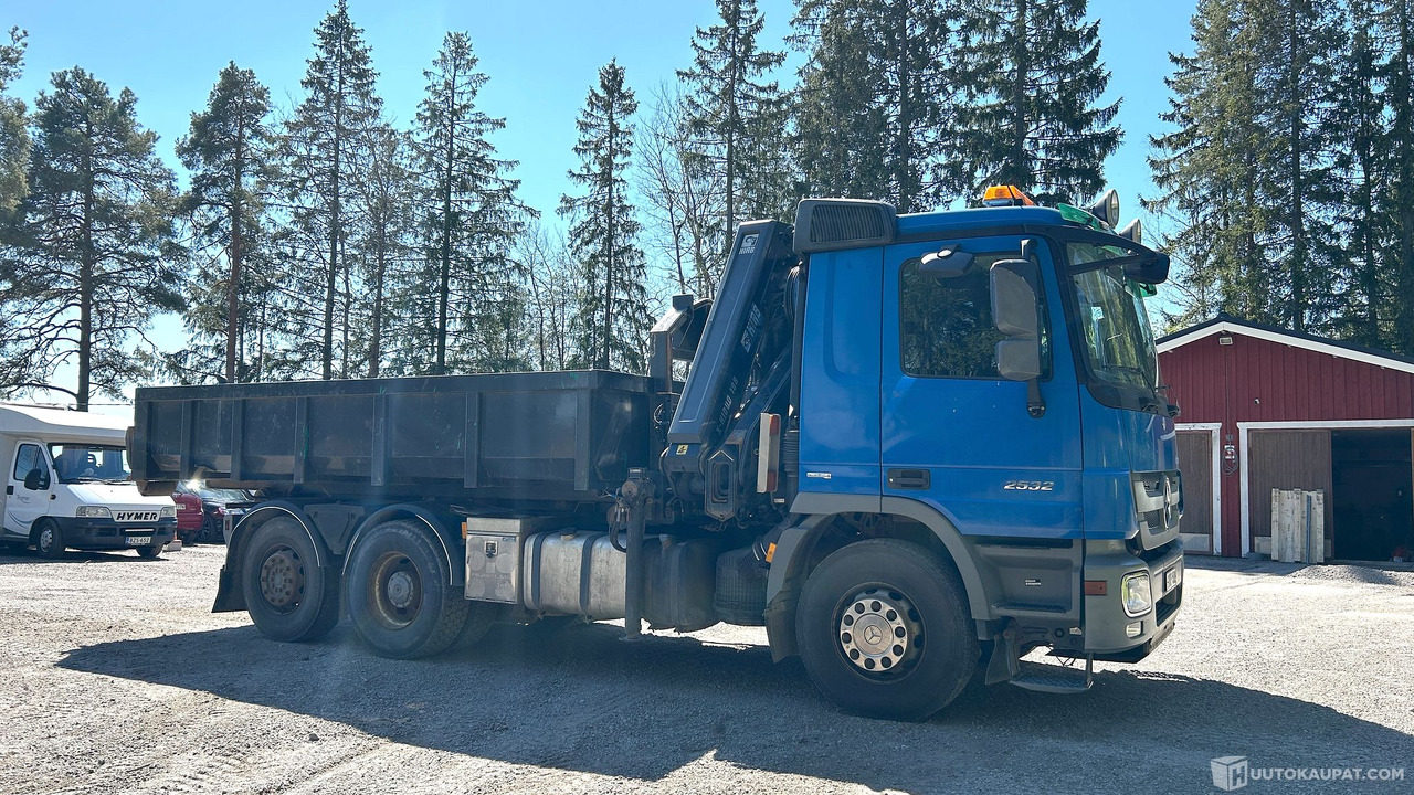 Kuorma-auto Mercedes-Benz Actros 2532, vm. 2009, kympitetty pilkki ja vaijerilaitteet, Lieto - Гаковий мультиліфт вантажівка, Вантажівка з маніпулятором: фото 5 Kuorma-auto Mercedes-Benz Actros 2532, vm. 2009, kympitetty pilkki ja vaijerilaitteet, Lieto - Гаковий мультиліфт вантажівка, Вантажівка з маніпулятором: фото 5