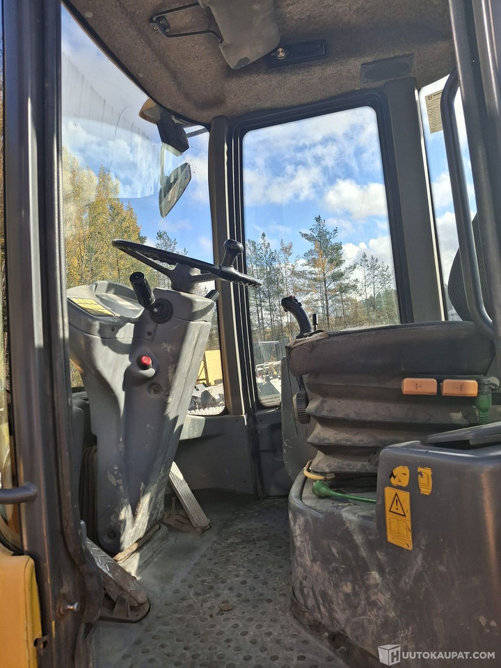 Pyöräkuormaaja Volvo L40 B, vuosimalli 2003, Nurmijärvi - Колісний навантажувач: фото 5 Pyöräkuormaaja Volvo L40 B, vuosimalli 2003, Nurmijärvi - Колісний навантажувач: фото 5