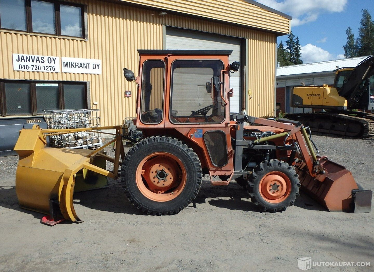 Kubota L 245 DT 4x4, 1980, 1.1 l, Diesel, 5 139 h, Forssa - Сільськогосподарська техніка: фото 5 Kubota L 245 DT 4x4, 1980, 1.1 l, Diesel, 5 139 h, Forssa - Сільськогосподарська техніка: фото 5