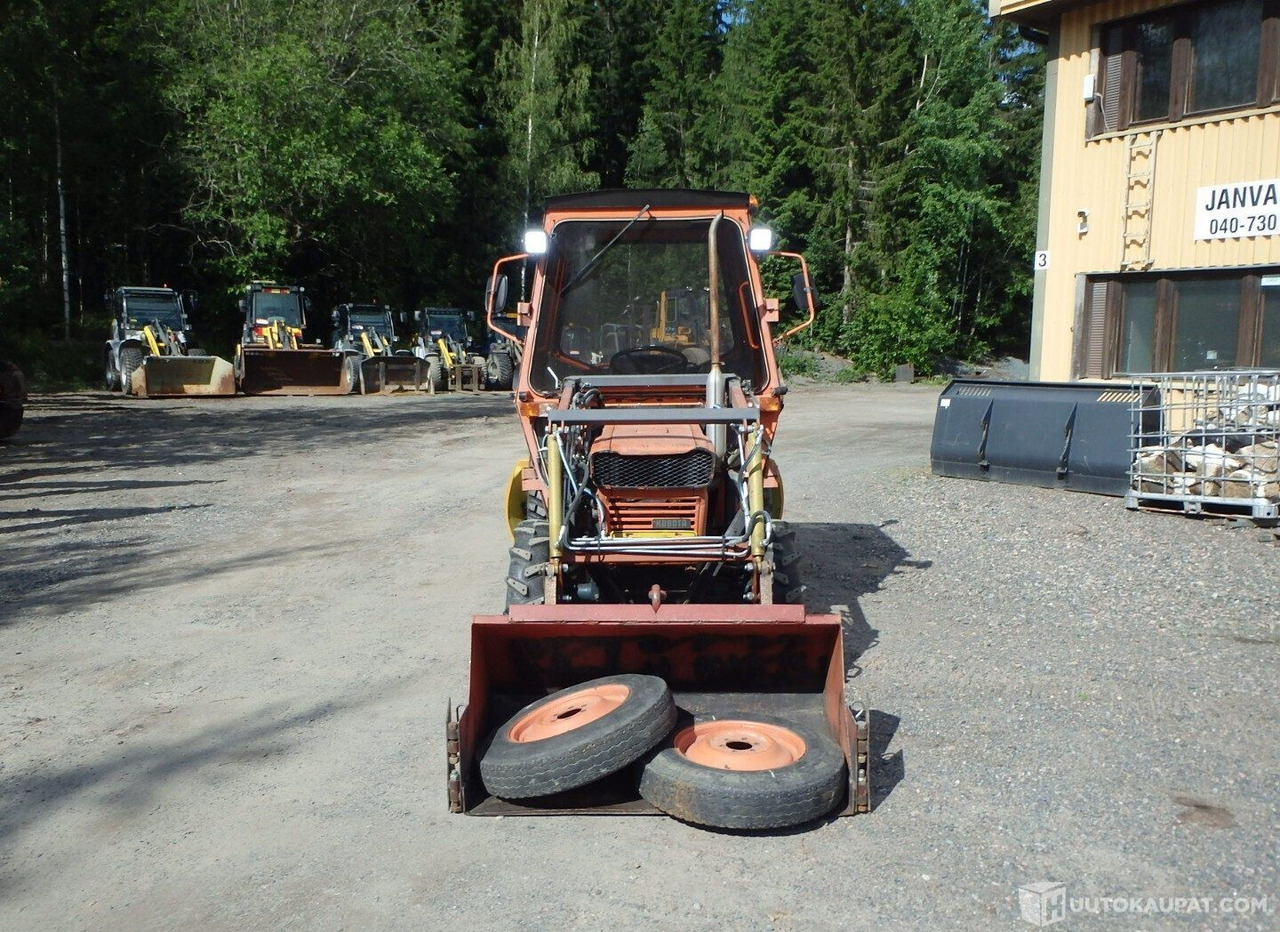 Kubota L 245 DT 4x4, 1980, 1.1 l, Diesel, 5 139 h, Forssa - Сільськогосподарська техніка: фото 3 Kubota L 245 DT 4x4, 1980, 1.1 l, Diesel, 5 139 h, Forssa - Сільськогосподарська техніка: фото 3