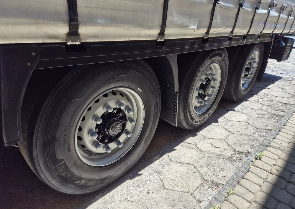 Krone BURTOWA BUDOWLANA VARIOS PÓŁMEGA 385/55 z Niemiec / ALUFELGI / stan bardzo dobry / PODNOSZONA OŚ I DACH / BPW firanka burto-firanka firana burtówka burto firanka - Тентований напівпричіп: фото 4 Krone BURTOWA BUDOWLANA VARIOS PÓŁMEGA 385/55 z Niemiec / ALUFELGI / stan bardzo dobry / PODNOSZONA OŚ I DACH / BPW firanka burto-firanka firana burtówka burto firanka - Тентований напівпричіп: фото 4