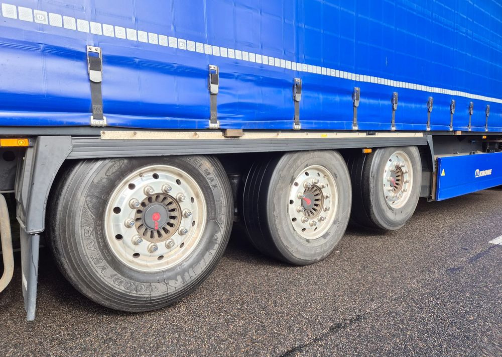Krone UNIKAT ! TOP1 saf STANDARD 2019 ALUFELGI 2X podnoszona oś / STAN BARDZO DOBRY / OD PIERWSZEGO WŁAŚCICIELA / PALECIARA / TOP - Тентований напівпричіп: фото 5 Krone UNIKAT ! TOP1 saf STANDARD 2019 ALUFELGI 2X podnoszona oś / STAN BARDZO DOBRY / OD PIERWSZEGO WŁAŚCICIELA / PALECIARA / TOP - Тентований напівпричіп: фото 5