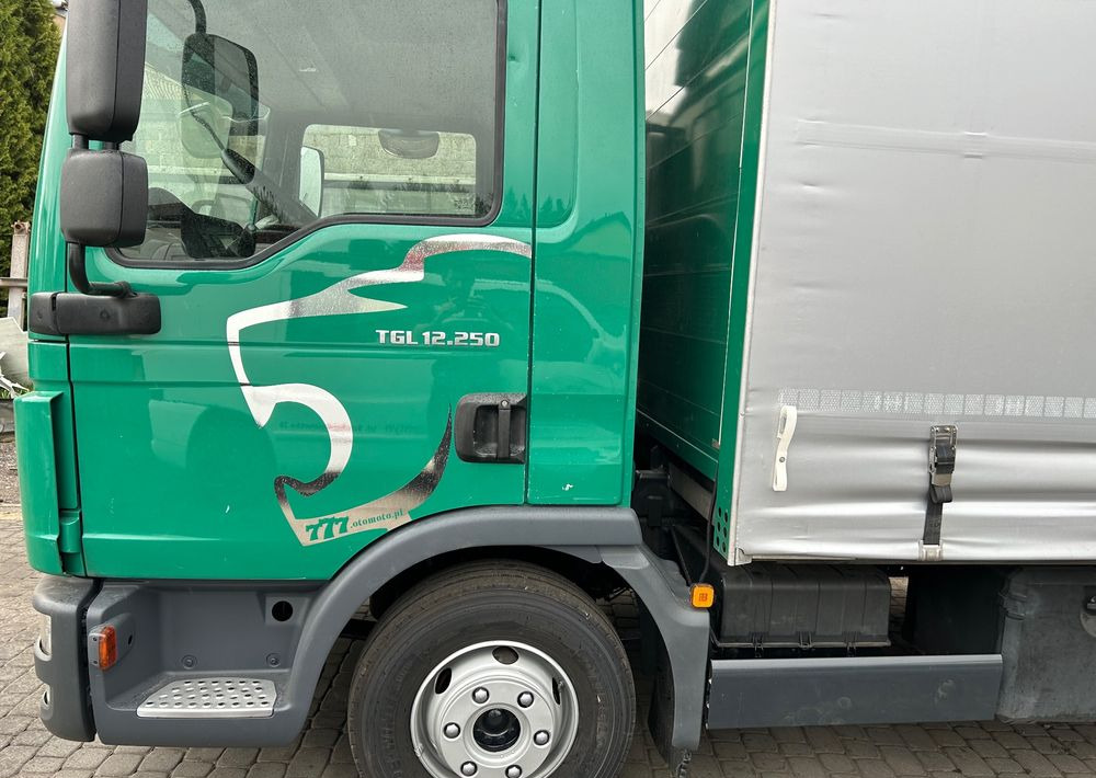 MAN TGL 12.250 6.2m AUTOMAT KLIMA z Niemiec ESP nowe opony EURO 6 / 4.75 rozstaw / zawiesie na wózek widłowy / TOP STAN / okazja nauka jazdy MOŻLIWOŚĆ DOSTOSOWANIA 12t - Тентована вантажівка: фото 5 MAN TGL 12.250 6.2m AUTOMAT KLIMA z Niemiec ESP nowe opony EURO 6 / 4.75 rozstaw / zawiesie na wózek widłowy / TOP STAN / okazja nauka jazdy MOŻLIWOŚĆ DOSTOSOWANIA 12t - Тентована вантажівка: фото 5