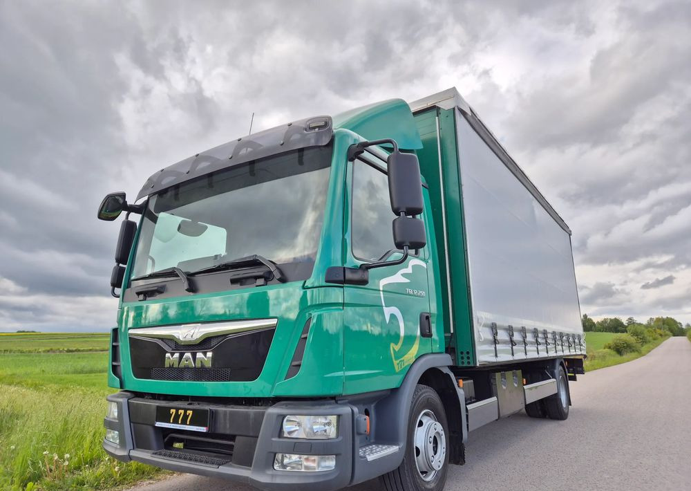 MAN TGL 12.250 6.2m AUTOMAT KLIMA z Niemiec ESP nowe opony EURO 6 / 4.75 rozstaw / zawiesie na wózek widłowy / TOP STAN / okazja nauka jazdy MOŻLIWOŚĆ DOSTOSOWANIA 12t - Тентована вантажівка: фото 2 MAN TGL 12.250 6.2m AUTOMAT KLIMA z Niemiec ESP nowe opony EURO 6 / 4.75 rozstaw / zawiesie na wózek widłowy / TOP STAN / okazja nauka jazdy MOŻLIWOŚĆ DOSTOSOWANIA 12t - Тентована вантажівка: фото 2